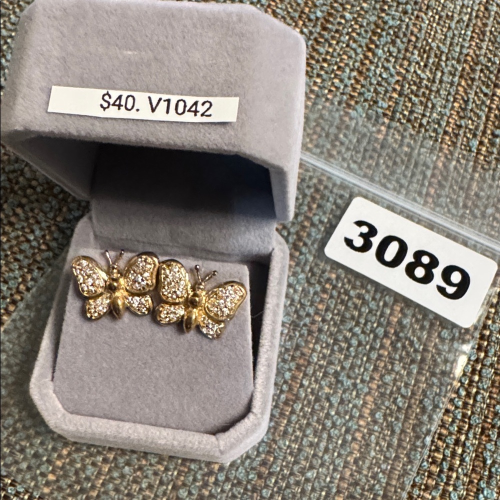 3089 Swarovski Crystal Elements Post Earrings - image 5